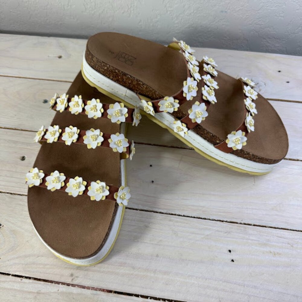 No Bo White Flower Chunky Brown White Soles Strappy Sandals size 9